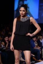 Model walk the ramp for Reliance Trends Bisou Bisou show at LFW 2013 Day 5 in Grand Haytt, Mumbai on 27th Aug 2013  (142).JPG